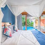 Red Lotus Villa By Hombali